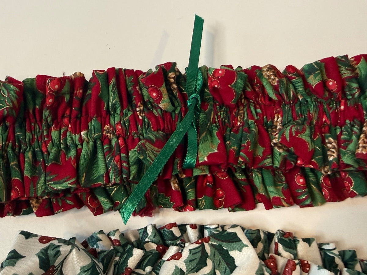 Vintage Christmas Basket Garters Bands – Holly Berry Holiday Set of 2
