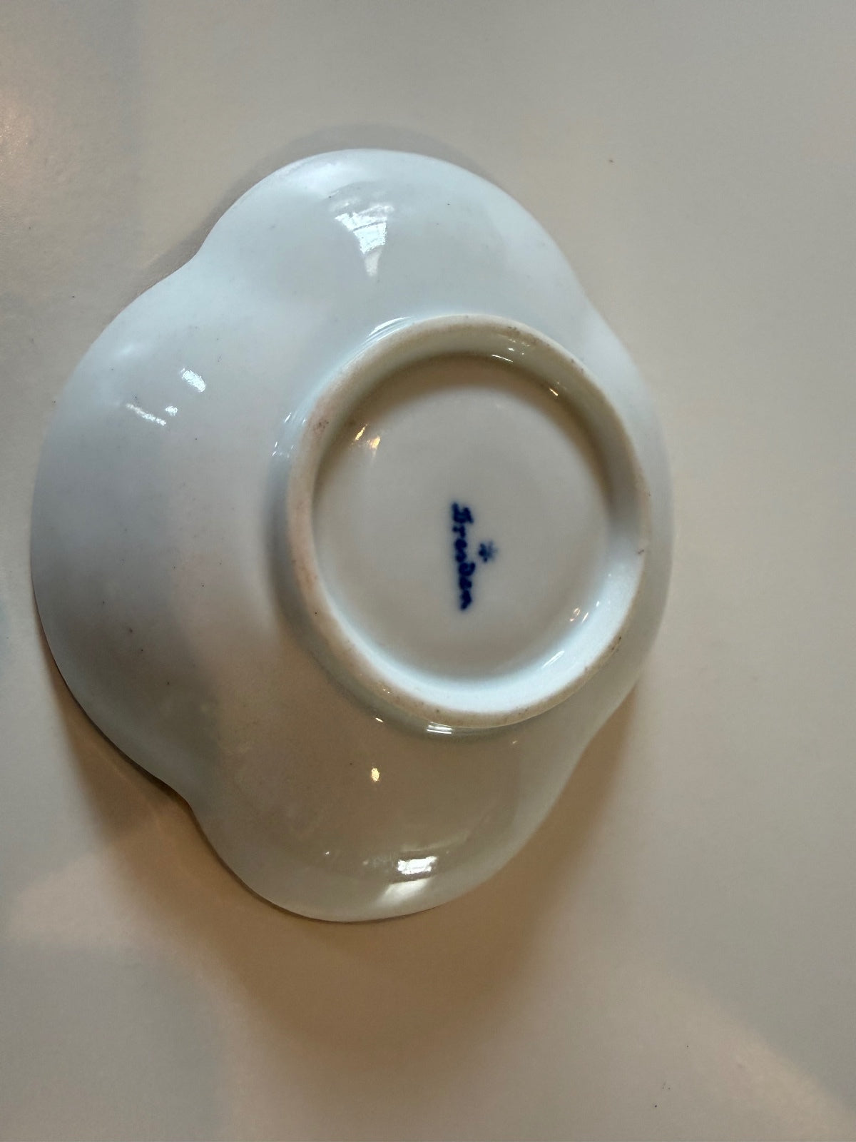 Vintage Dresden Porcelain Bowl – Magenta Courting Scenes — product photograph 10