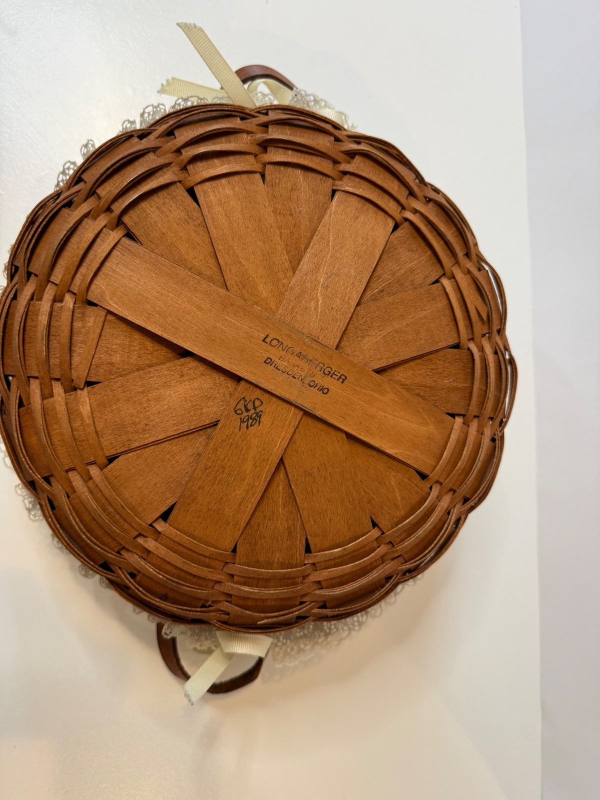 Vintage 1989 Longaberger Basket Dresden Ohio Leather Handles Lace Liner