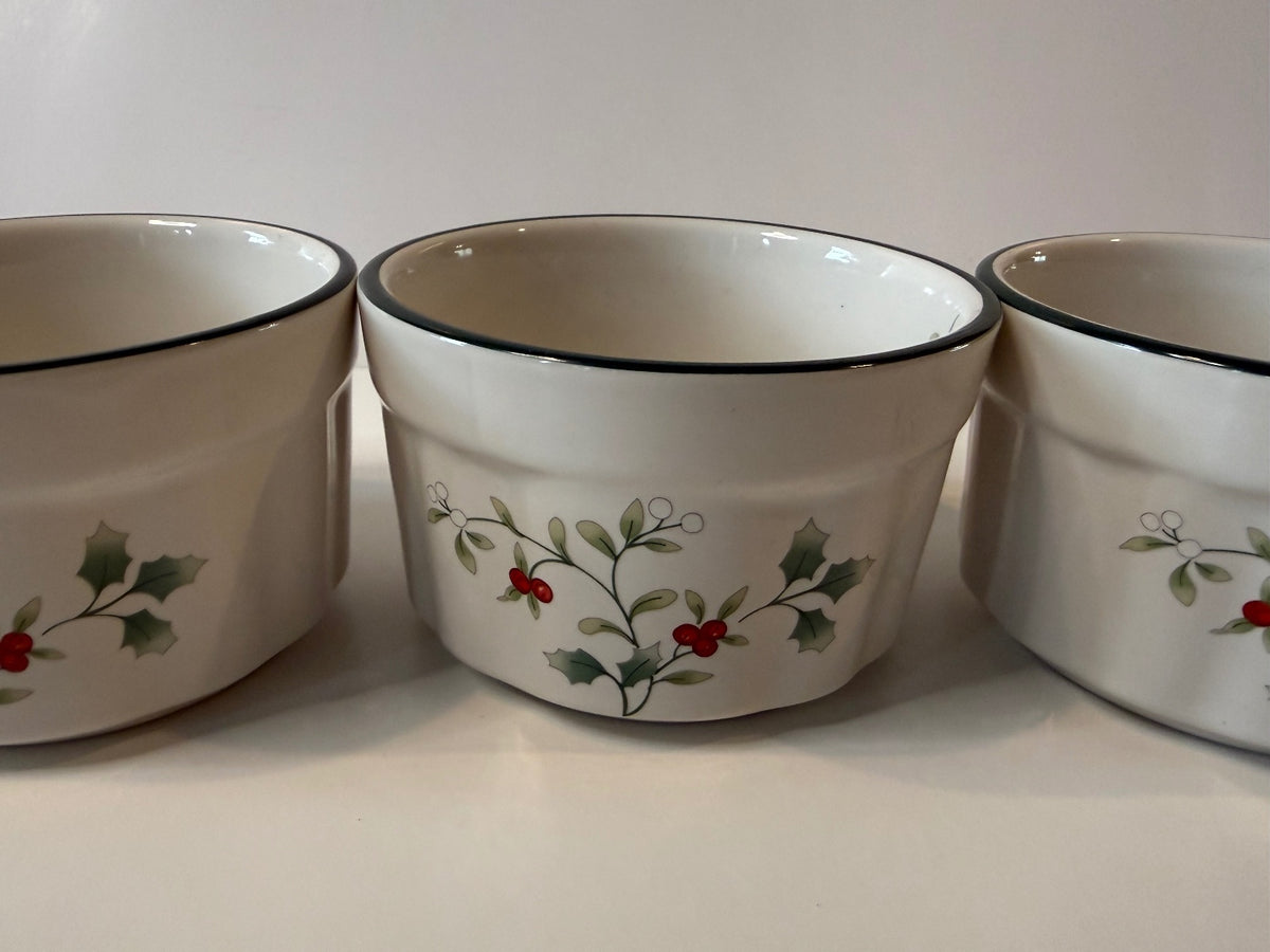 Pfaltzgraff Winterberry Individual Casserole Ramekins – Set of 4