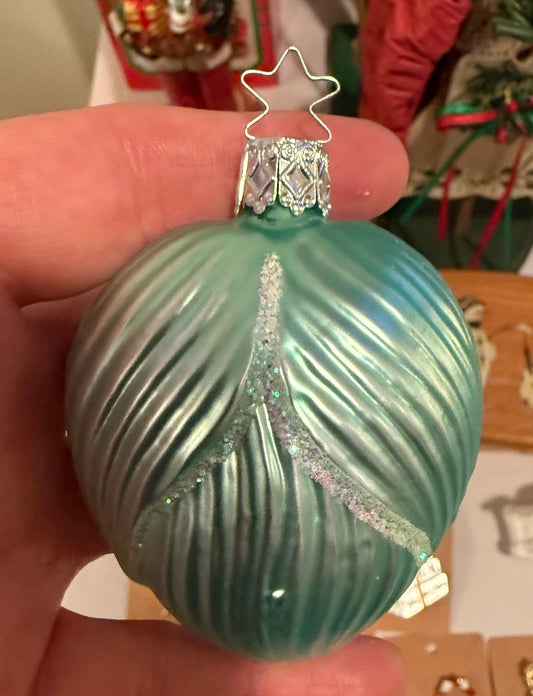 Collectible Vintage Germany Glass Frog on Lily Pad Christmas Ornament Green – alternate product view 2 of 3