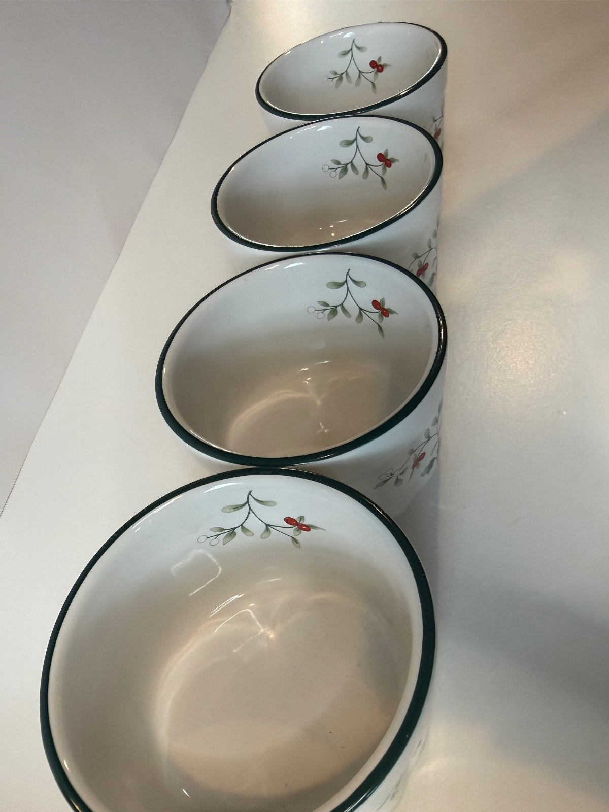 Pfaltzgraff Winterberry Individual Casserole Ramekins – Set of 4