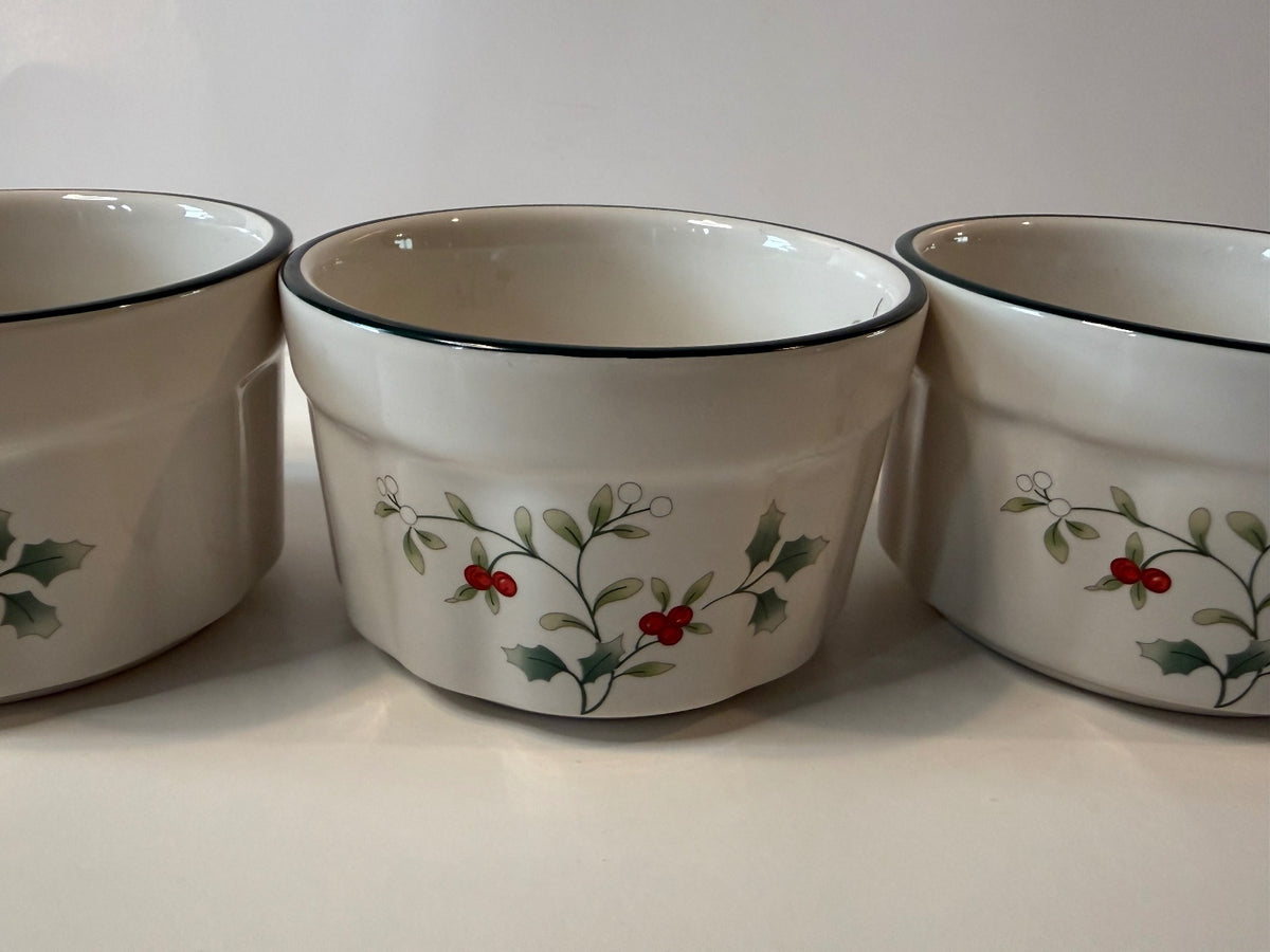 Pfaltzgraff Winterberry Individual Casserole Ramekins – Set of 4