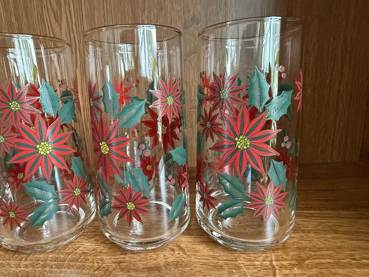 VINTAGE CHRISTMAS POINSETTIA TUMBLER/DRINKING HOLIDAY GLASSES SET OF 4