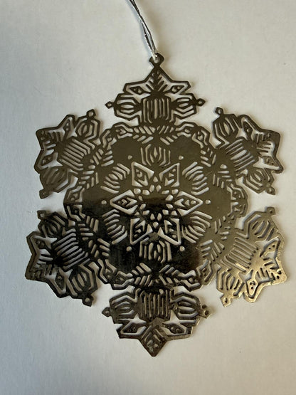 Lenox 2007 Silver Tone Snowflake Ornament w/ Bonus Metal Snowflake Decor