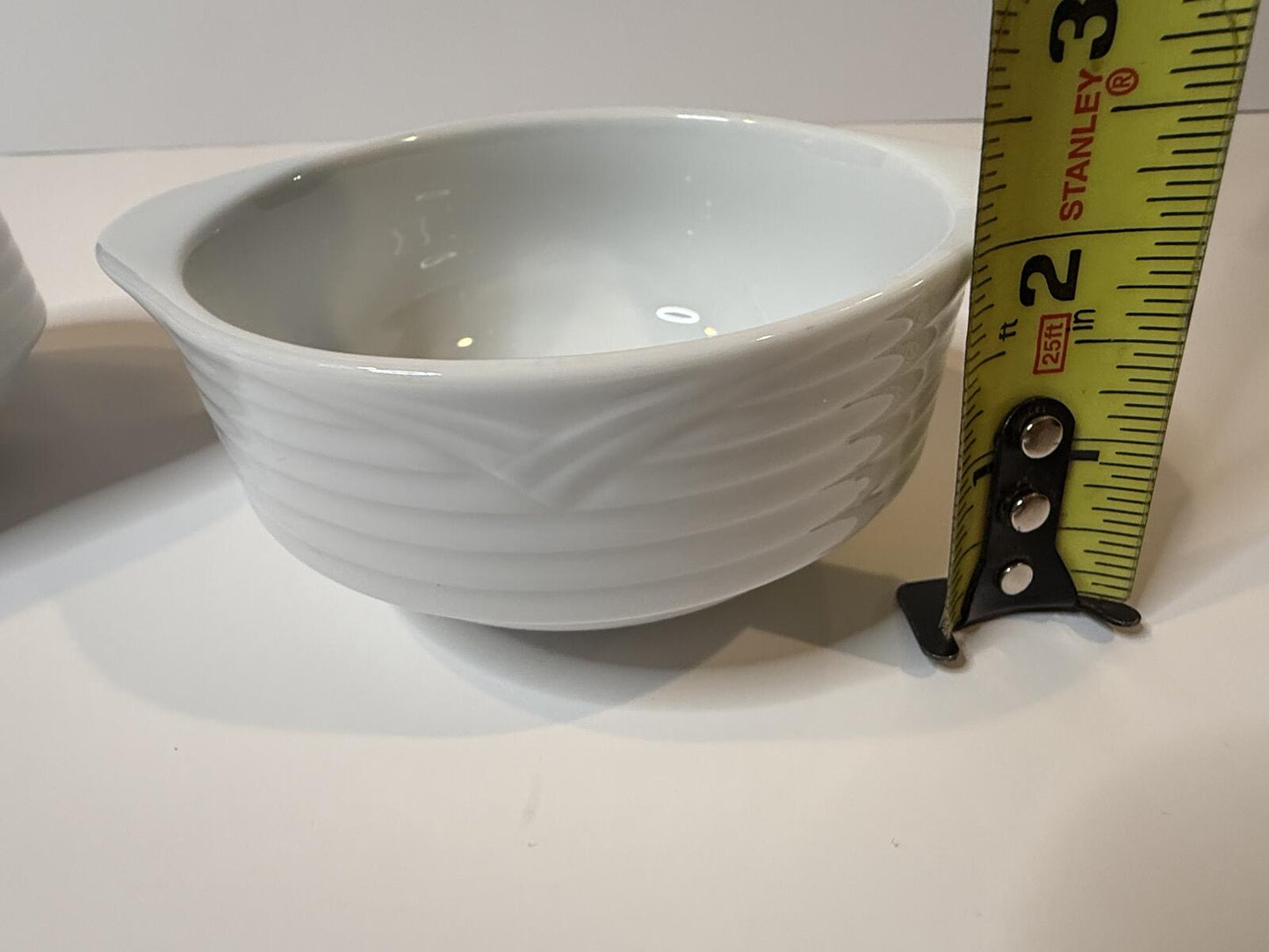 Oneida by Noritake White Porcelain Handled Soup Bowls Set of 2 Ribbed Pattern