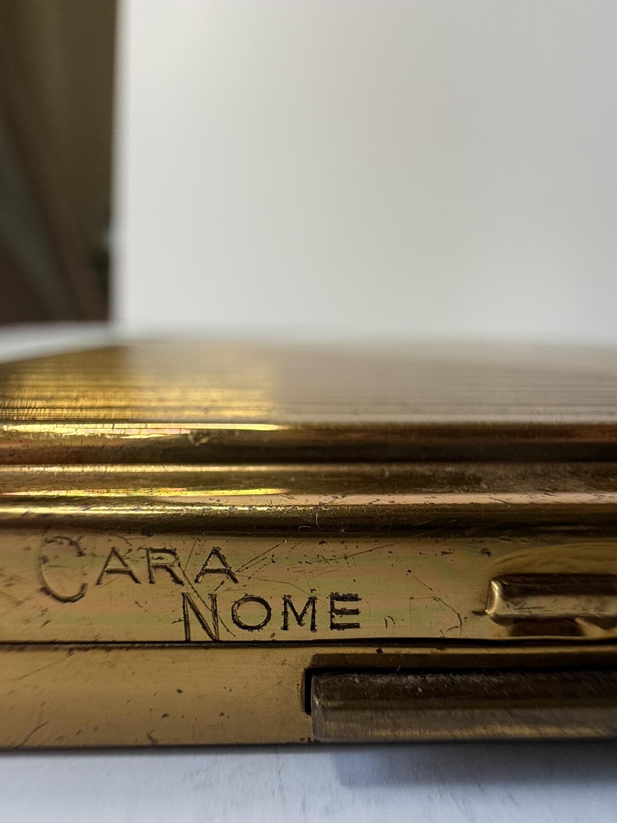 Vintage Langlois Boston Dist Cara Nome Compact Powder Makeup Case Gold Tone