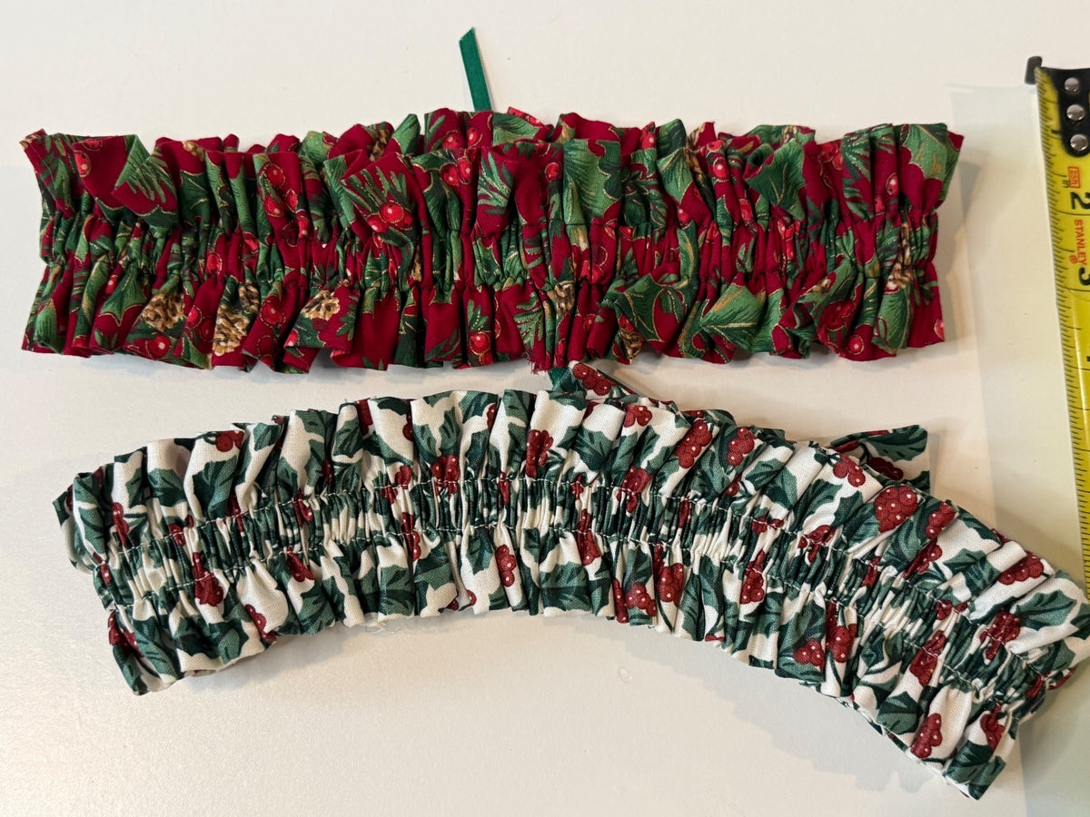 Vintage Christmas Basket Garters Bands – Holly Berry Holiday Set of 2