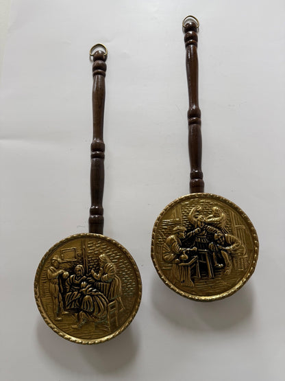 Vintage England Brass Bed Warmer Style Wall Plaques Dutch Scene Wood Handle 2pc