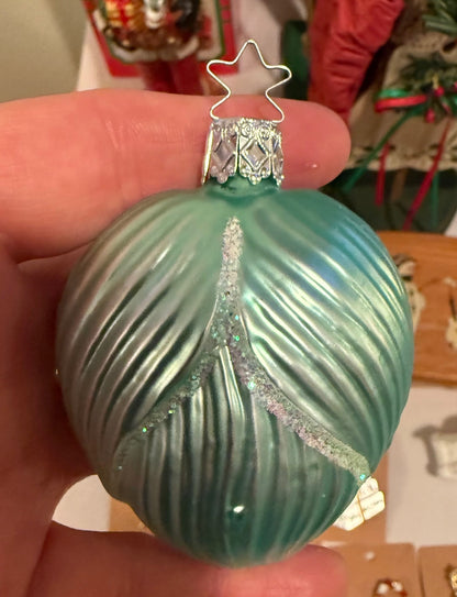 Collectible Vintage Germany Glass Frog on Lily Pad Christmas Ornament Green – alternate product view 2 of 3