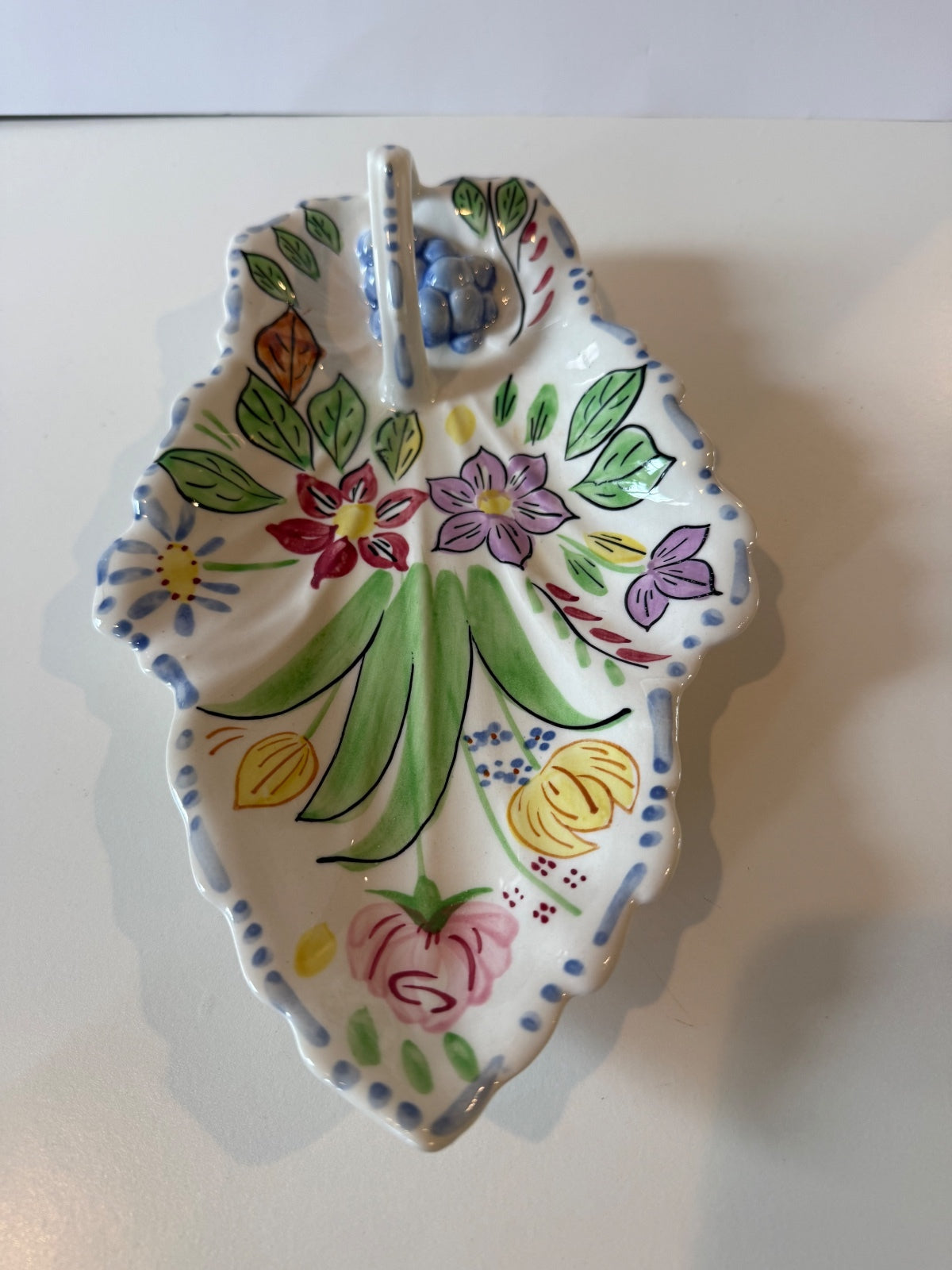 Blue Ridge Verna Hand-Painted Leaf Dish – Southern Potteries — product photograph 4