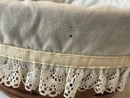 Vintage 1989 Longaberger Basket Dresden Ohio Leather Handles Lace Liner