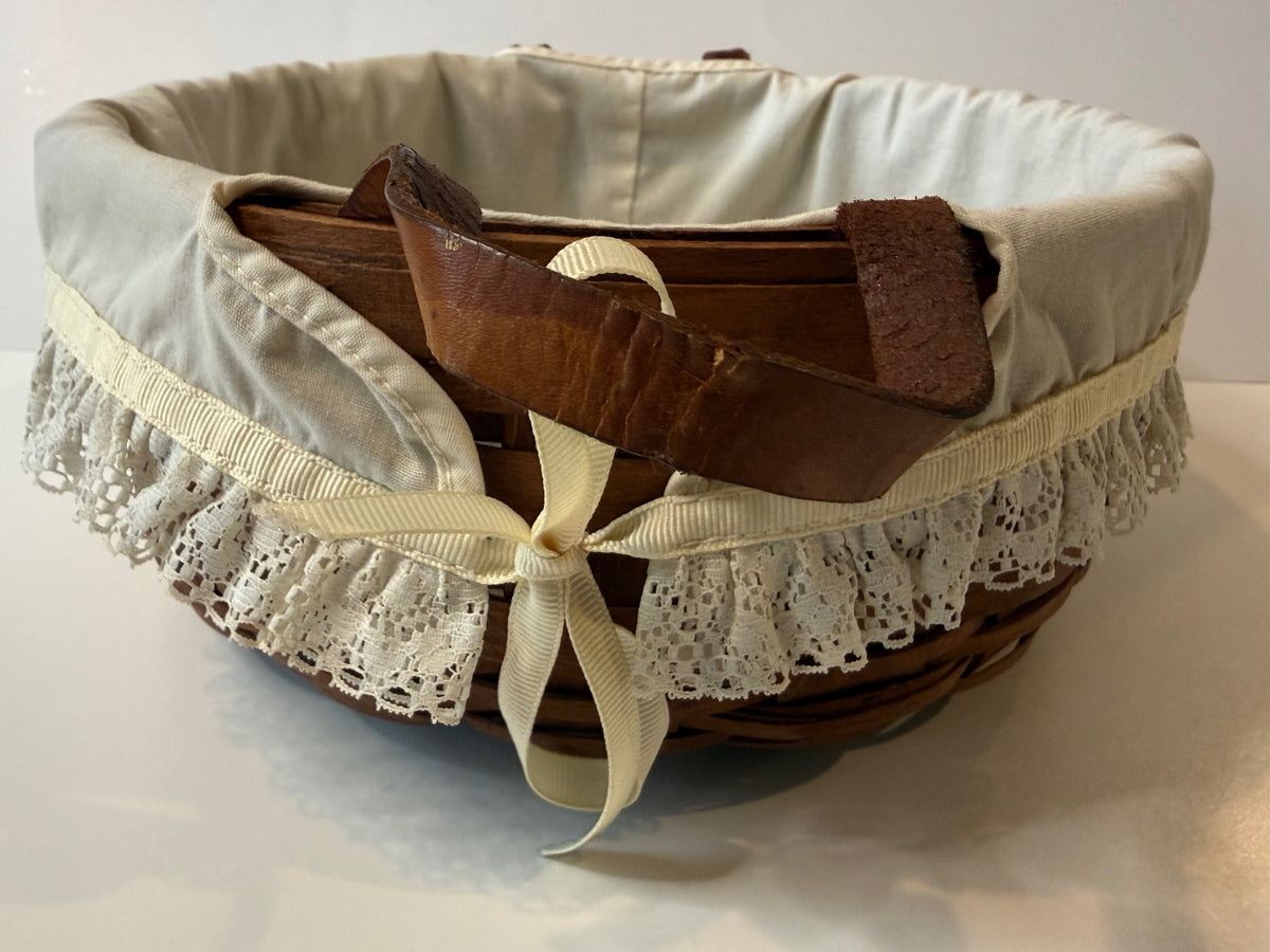 Vintage 1989 Longaberger Basket Dresden Ohio Leather Handles Lace Liner