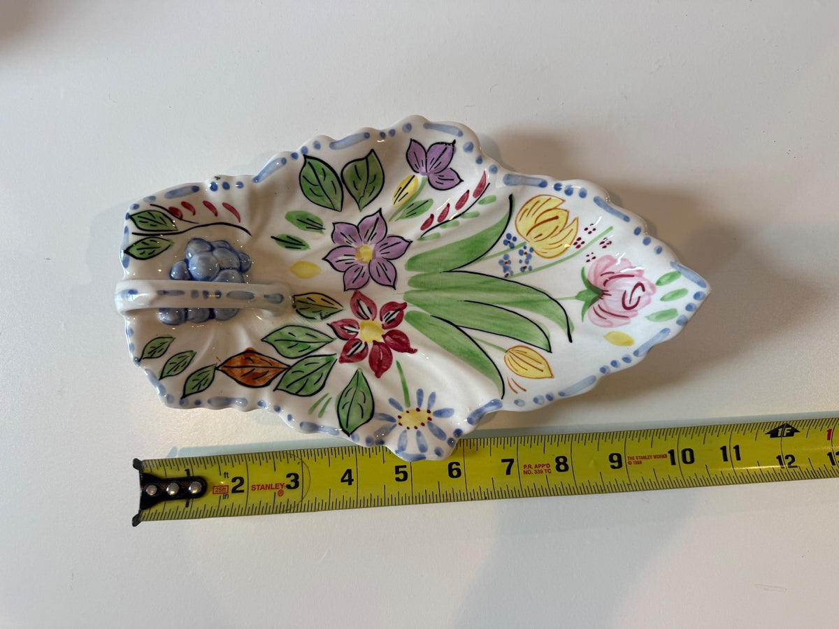 Blue Ridge Verna Hand-Painted Leaf Dish – Southern Potteries — product photograph 6