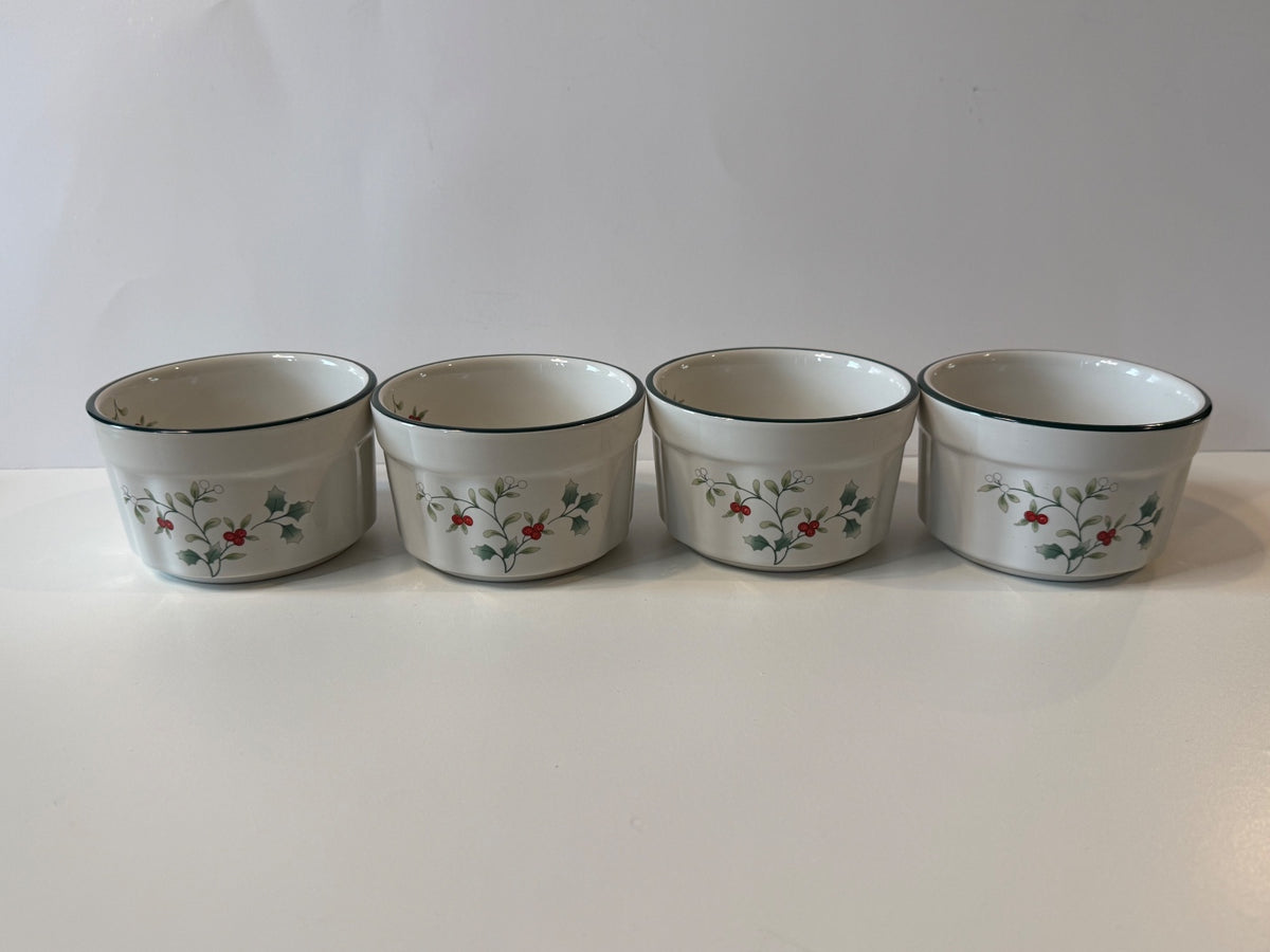 Pfaltzgraff Winterberry Individual Casserole Ramekins – Set of 4