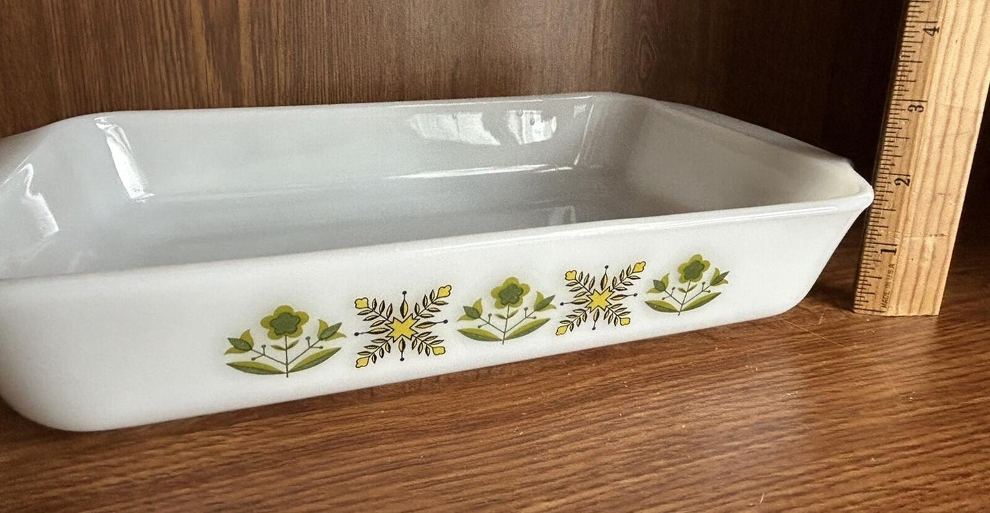 Vintage Anchor Hocking Fire King Meadow Green 1970s 1.5 qt Casserole Dish
