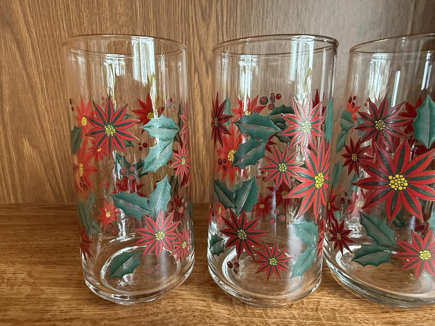 VINTAGE CHRISTMAS POINSETTIA TUMBLER/DRINKING HOLIDAY GLASSES SET OF 4