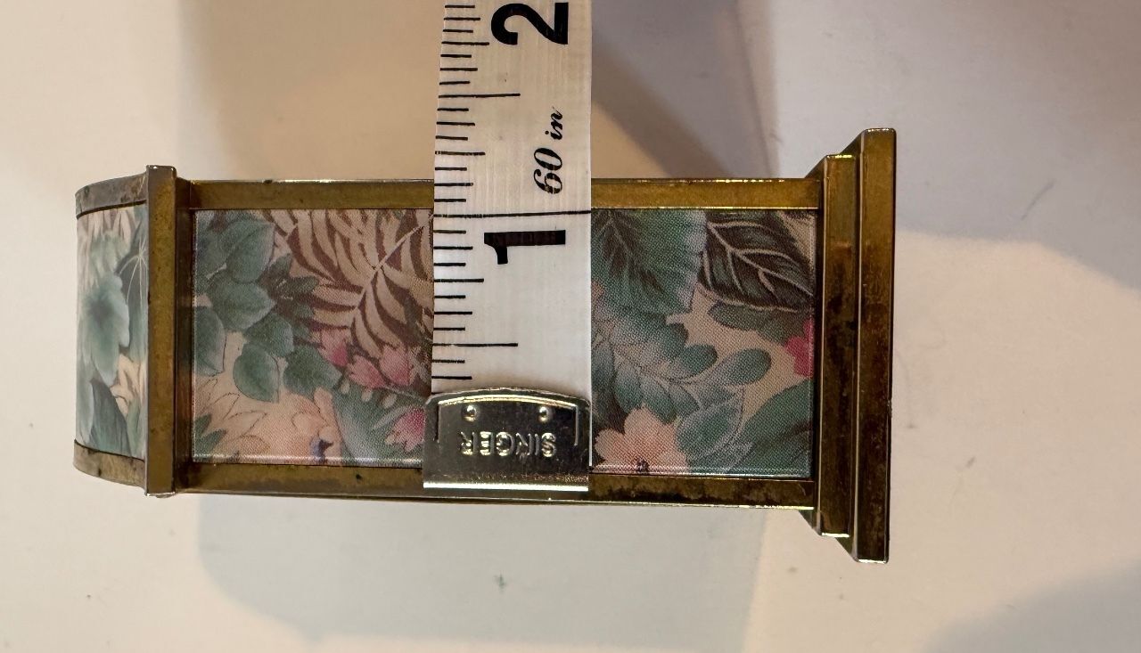 Vintage Mini Linden Quartz Floral Desk Alarm Clock Taiwan Gold Tone Untested