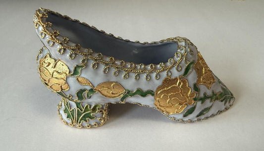 Vintage Cloisonne Enamel Shoe Figurine White Floral Gold Wirework 4.5” Decor