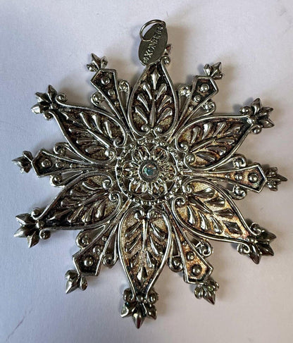 Lenox 2007 Silver Tone Snowflake Ornament w/ Bonus Metal Snowflake Decor