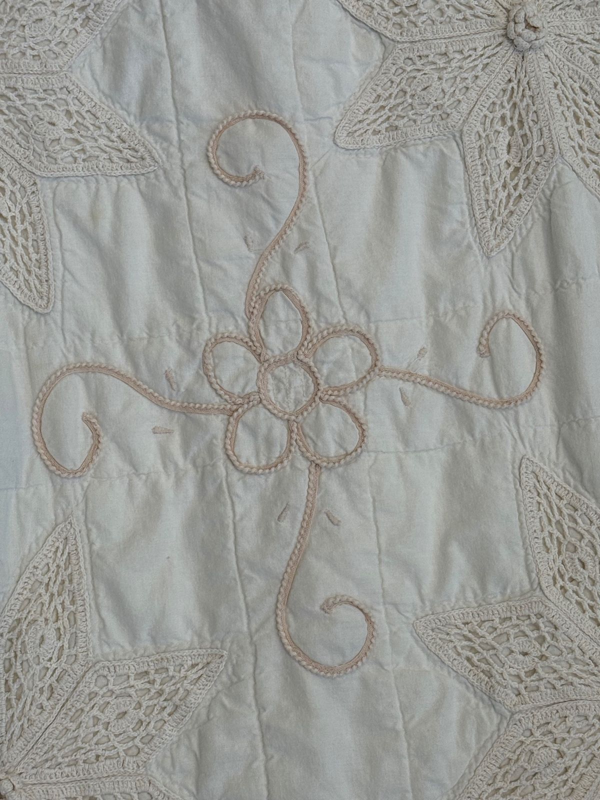 Vintage Handmade Crochet Applique Quilt Coverlet Ivory 79x72 Scalloped Edge