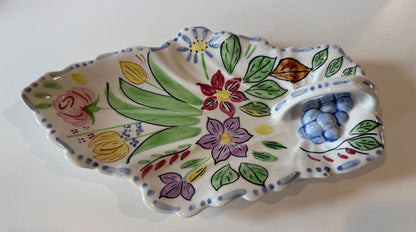 Blue Ridge Verna Hand-Painted Leaf Dish – Southern Potteries — product photograph 2
