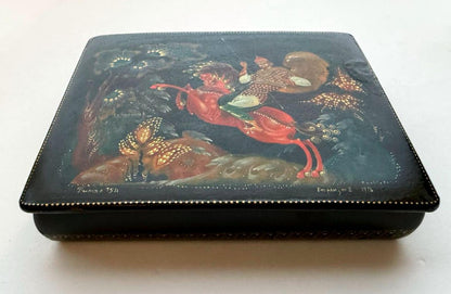 Vintage USSE Lacquer Box Hand Painted Palekh Style Fairy Tale Dated 1976